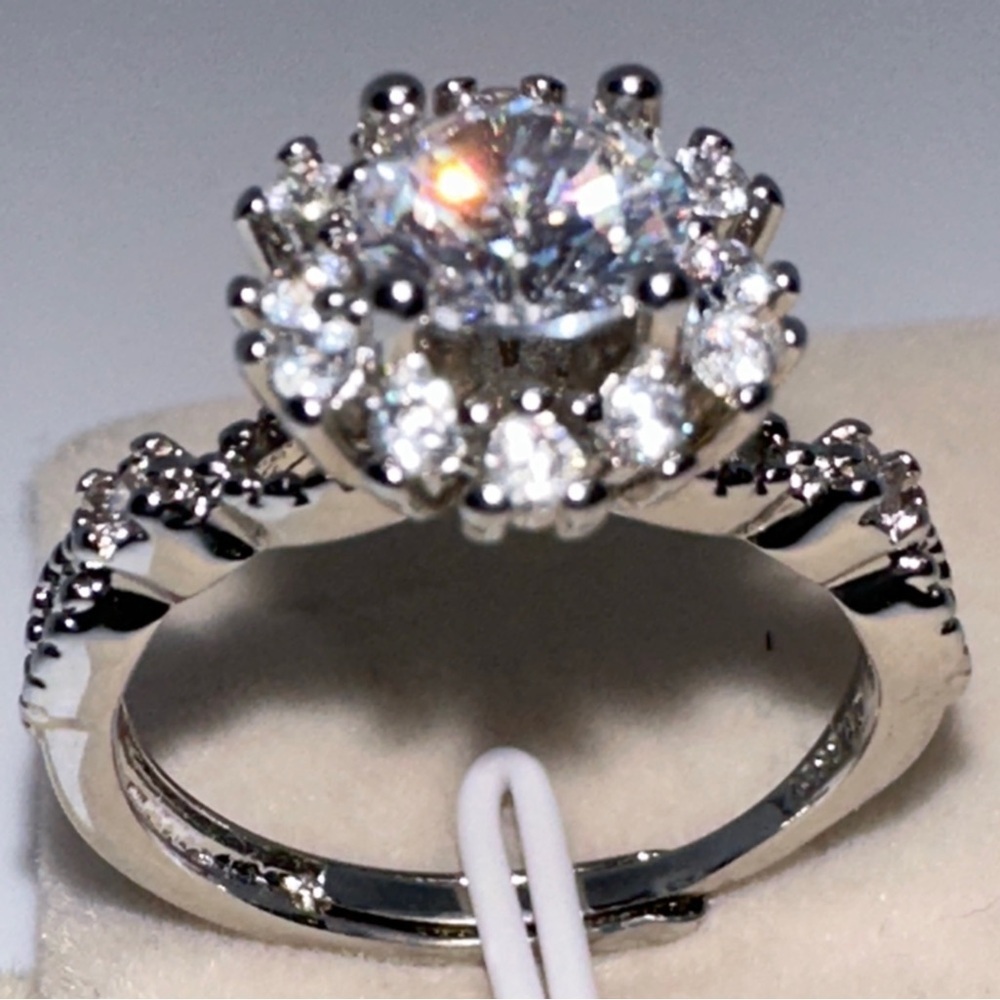 Silver Ring with 2.0 CT Diamond Simulate and Moissanite